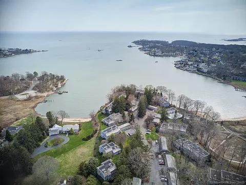 4 Castle Rock Rock #4, Branford, CT 06405