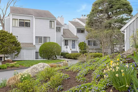 201 Rowayton Woods Dr #201, Norwalk, CT 06854