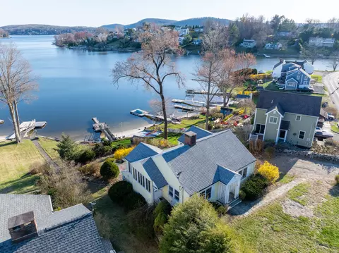 19 Kellogg St, Brookfield, CT 06804