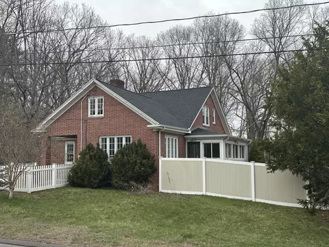 100 Tolland Tpke, Coventry, CT 06238