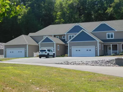 1985 West St #11, Southington, CT 06489
