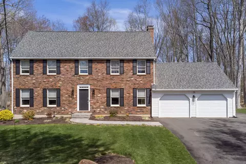 17 Shire Dr, Wallingford, CT 06492