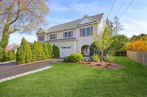 179 Sterling St #179, Fairfield, CT 06825