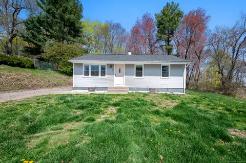 15 Cricket Rd, East Windsor, CT 06088