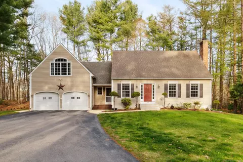 76 Horse Pond Rd, Madison, CT 06443