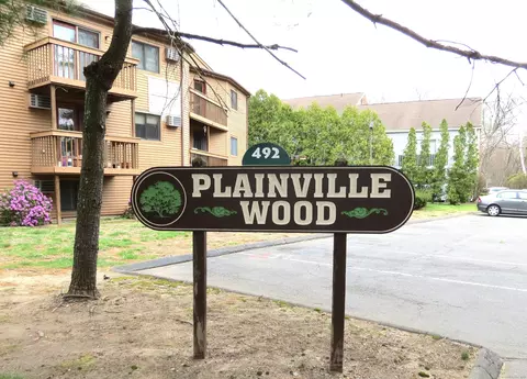 492 East St #13, Plainville, CT 06062