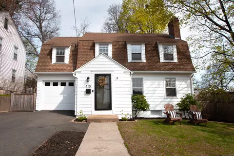 118 Keeney Ave, West Hartford, CT 06107