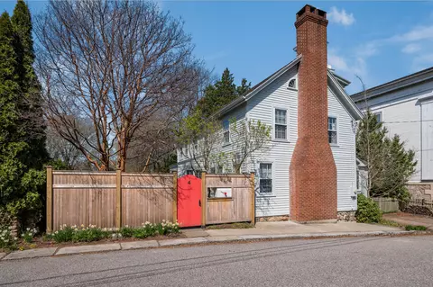 4 Cliff St, Stonington, CT 06378