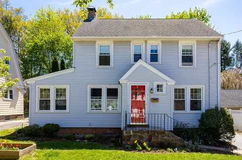 146 Filbert St, Hamden, CT 06517