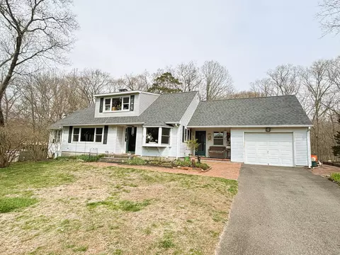 343 Pond Meadow Rd, Westbrook, CT 06498