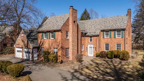 366 Bloomfield Ave, West Hartford, CT 06117