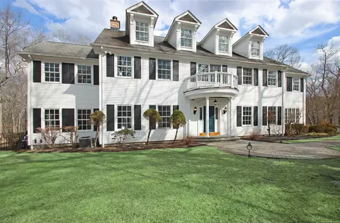 275 Newtown Tpke, Weston, CT 06883