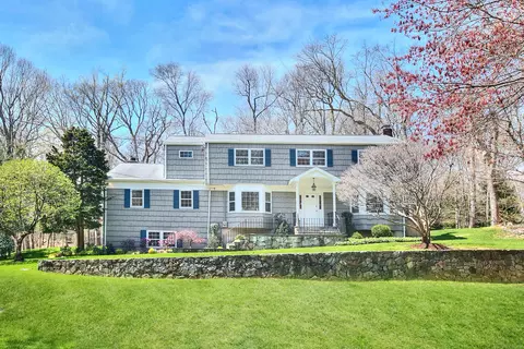 35 Pumpkin Hill Rd, Westport, CT 06880