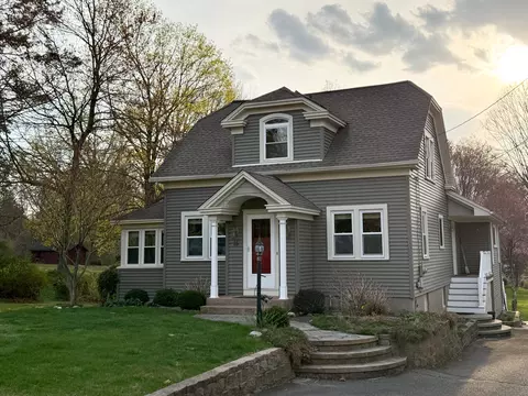 16 Maple Ave, Broad Brook, CT 06016