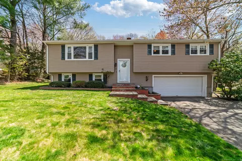 35 Patricia Ln, Wolcott, CT 06716