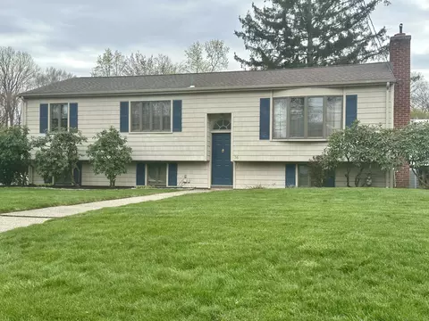 36 Green Meadow Rd, Milford, CT 06461