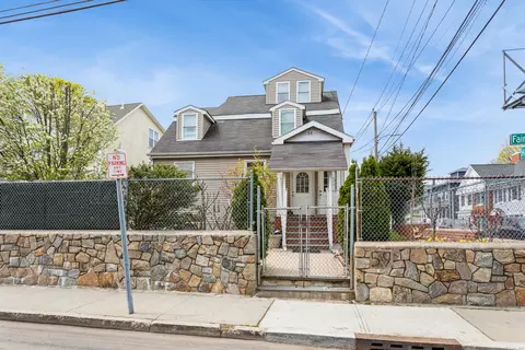 59 Fairfield Ave, Stamford, CT 06902