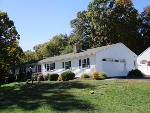 259 Redwood Ln, Cheshire, CT 06410