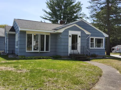 41 Elaine St, Thompson, CT 06277