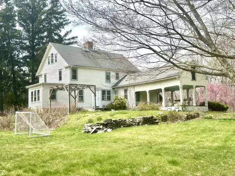 471-473 Amity Rd, Woodbridge, CT 06525