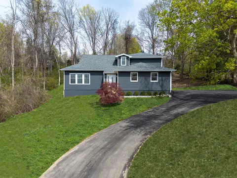 19 Stony Brook Rd, Brookfield, CT 06804