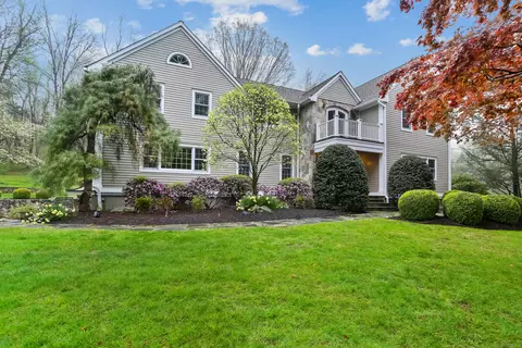 9 Blue Spruce Cir, Weston, CT 06883