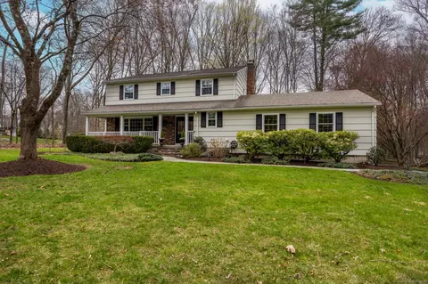 126 Carriage Dr, Southbury, CT 06488