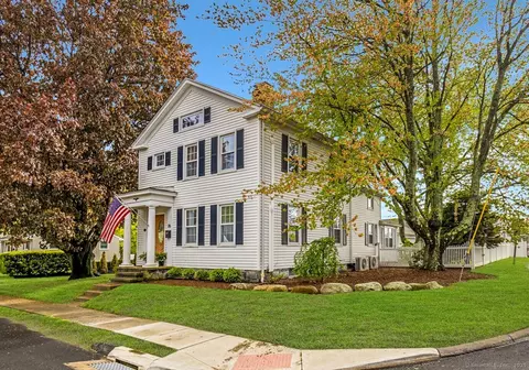 76 Peck St, Milford, CT 06460