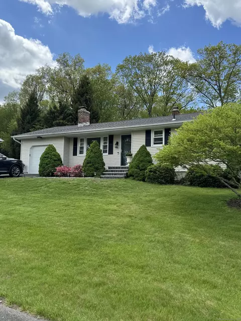 211 Crest St, Waterbury, CT 06708