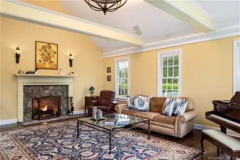 Living - 229 Umpawaug Rd, Redding, CT 06896 photo 2 of 4