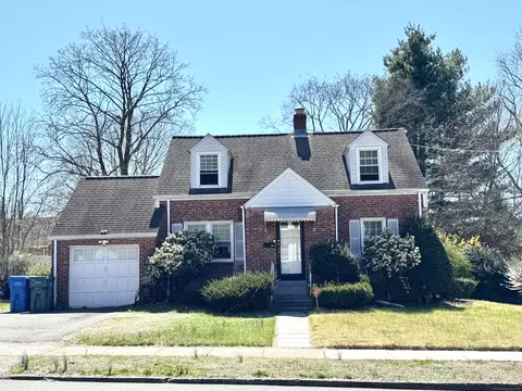 136 Oberlin Rd, Hamden, CT 06514