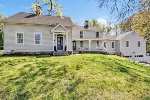 385 Brookside Dr, Fairfield, CT 06824
