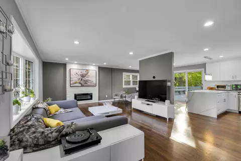11 Botte Dr, West Haven, CT 06516