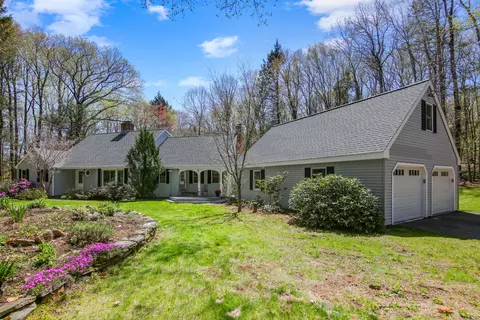 10 Becontree Heath Rd, Granby, CT 06060