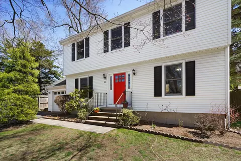 81 Turn Of River Rd, Stamford, CT 06905