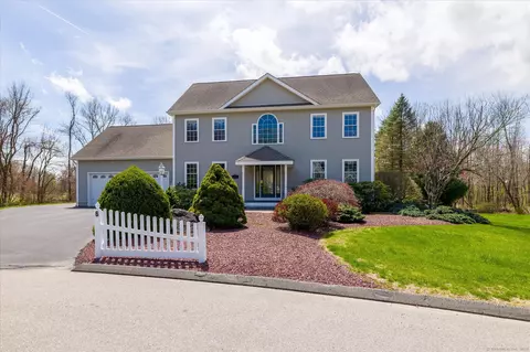 6 Amanda Cir, Pomfret, CT 06259