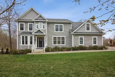 96 Damascus Rd, Branford, CT 06405