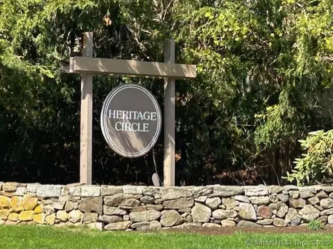 9 Heritage Cir #D, Southbury, CT 06488