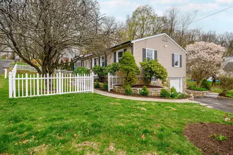 1 Hickok Ave, Bethel, CT 06801