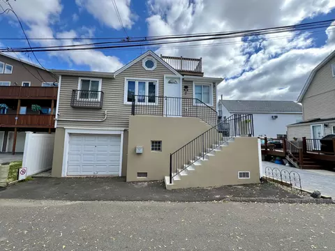 7 Silver St, Milford, CT 06460