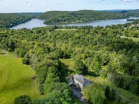 293 Lake Rd, Warren, CT 06777