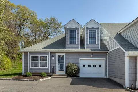 7 Mallory Sq #7, Danbury, CT 06811