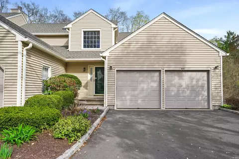 430 Pitkin Holw #430, Trumbull, CT 06611