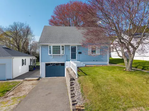 43 Longview St, New London, CT 06320