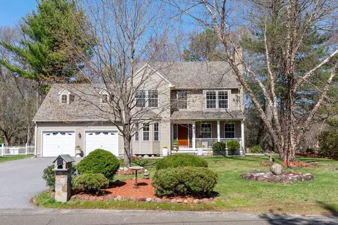 4 Village Ln, Burlington, CT 06013