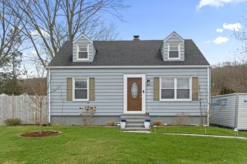 17 Sunset Rd, East Haven, CT 06512