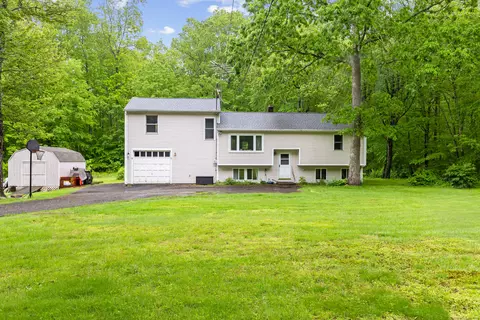 30 Cottage Rd, Bozrah, CT 06334
