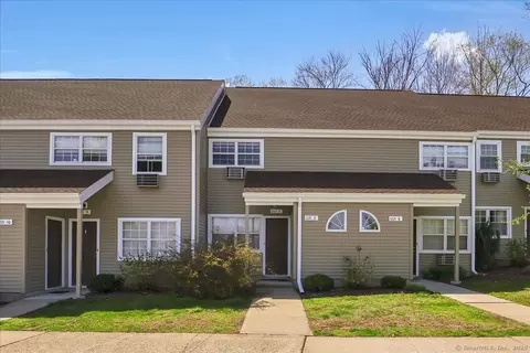 1221 Washington St #8, Middletown, CT 06457