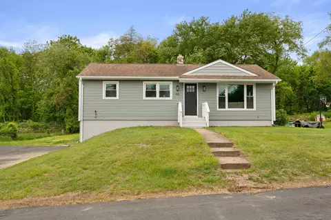 133 Park Avenue Ext, Montville, CT 06353