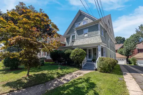 37 Center St, West Haven, CT 06516